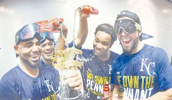 Kansas acude a la Serie Mundial por primera vez desde 1985