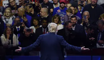 Trump inicia su gira de agradecimiento con la misma retórica de su campaña