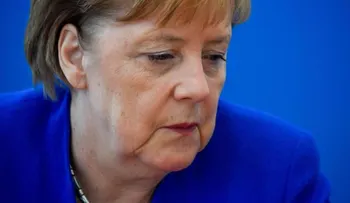 Merkel, al borde tras amenazas de renuncia del su ministro del Interior por política migratoria