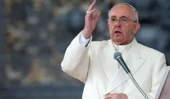 Papa dice que la Iglesia aún no se derrumba