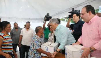 PRD entrega informe financiero de 2014 a JCE