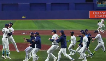 Rays vencen 7-3 a Guardianes en el Juego 6 y avanzan a la Serie Mundial