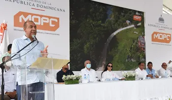 MOPC inicia construcción de carreteras que enlazan más de 20 comunidades en provincia María Trinidad Sánchez