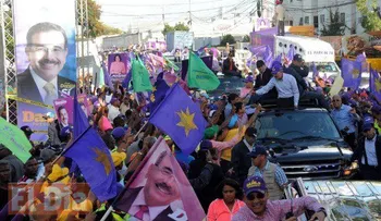 Danilo sigue proselitismo y hoy fue a Santo Domingo Oeste