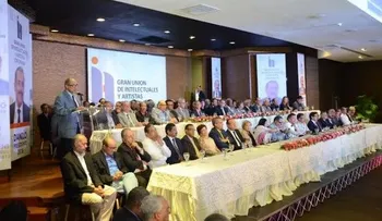 Intelectuales anuncian respaldo a la reelección de Danilo