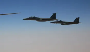 Hutíes difunden video de un supuesto caza F-15 saudí derribado mientras avanzan en Yemen
