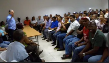 César Cabrera anuncia precandidatura a diputado