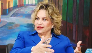 Alexandra Izquierdo advierte desaparición del PRSC, si no apoya a Danilo 