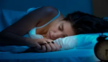 Lo que le pasa a tu cuerpo cuando te duermes de madrugada  
