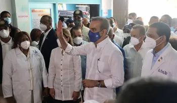 Presidente Abinader supervisa evolución del Plan Nacional de Vacunación en Barahona
