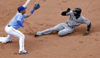 Royals vence a Medias Blancas con siete en la novena