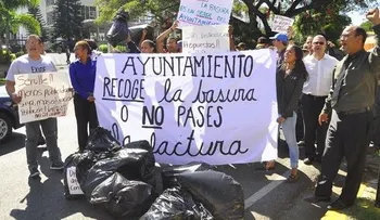 Organizaciones exigen recojan la basura y enfrenten la corrupción