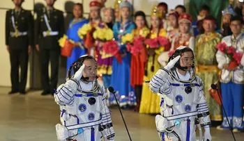 Los astronautas del Shenzhou-11 finalizan la misión espacial tripulada más larga de China