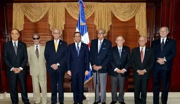 Navarro trata nueva política exterior de RD con 7 ex cancilleres