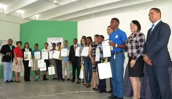 Reconocen mérito estudiantil en Haina