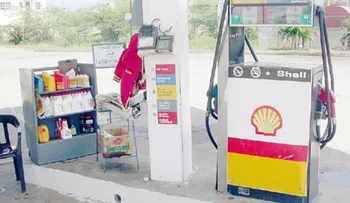 Empleado de la Shell herido tratando impedir que un cliente se fuera sin pagar.