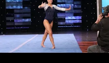 La gimnasta que da de qué hablar con su baile (VIDEO)