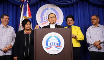 Comisión entrega al presidente Medina texto del Pacto Educativo 