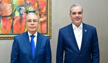 Danilo Medina arremete contra Abinader por límites a reelección presidencial