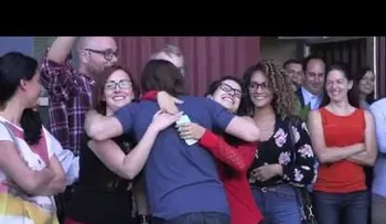 Un Jefe se baja el sueldo para subir el de los empleados y recibe una gran sorpresa (VIDEO)