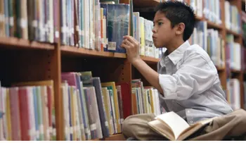 Retirarán versión erótica de Caperucita Roja distribuida por error en escuelas de Chile