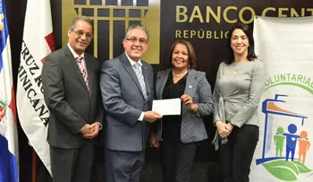 Voluntariado Bancentraliano entrega RD$ 723,000 como aportación al banco de sangre Cruz Roja Dominicana