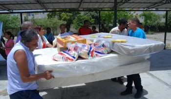 Gobierno auxilia varias familias perdieron todo en incendios en Santiago