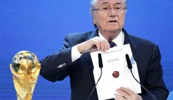La larga despedida de Blatter no le cae bien a muchos 