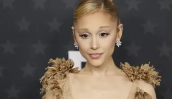 Ariana Grande pide a Trump que deje de usar su música en videos contra mujeres trans