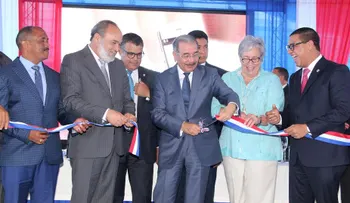 Presidente Medina inaugura Centro de Diagnóstico y Atención Primaria en Samaná