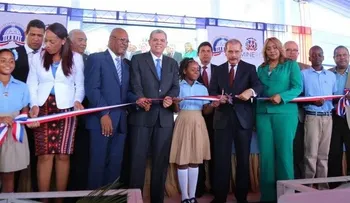 Presidente Medina entrega escuela en San Pedro: suman 62 a Jornada Escolar Extendida