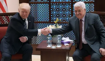 Donald Trump se reunió con Mahmud Abbas y advirtió que la paz no puede nacer donde se recompensa la violencia