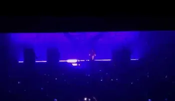 Marilyn Manson sufre un aparatoso accidente en concierto y se desconoce su estado de salud 