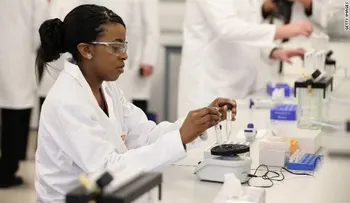 De los 7,8 millones de investigadores en el mundo, solo el 28 % son mujeres