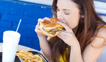  Un nuevo estudio determina la mejor hora del día para dejar de comer 