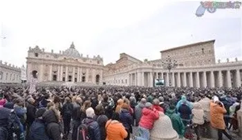 Papa pide cese de persecución a cristianos, que el mundo trata de esconder