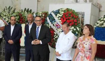 Autoridades del MAP rinden homenaje a los Padres de la Patria