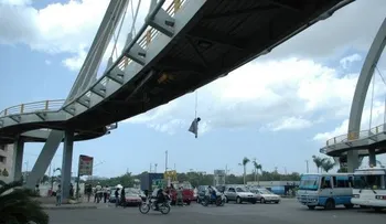 Mujer de 65 años se lanza de puente de Puerto Plata