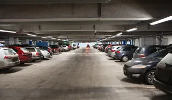 Un conductor perdió su auto en un estacionamiento ... por seis meses