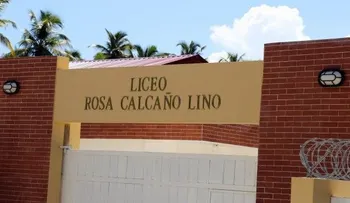 Presidente Medina inaugura liceo en Samaná