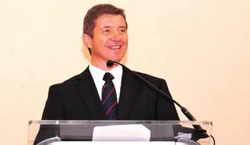 Embajador Reino Unido afirma que hay dos RD: los pobres y los demás