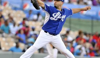 El Licey le cae a palos al Escogido