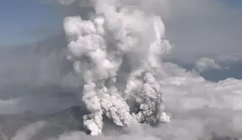 11 heridos por erupción volcán en Japón