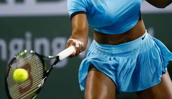 Tenistas exigen a Nike alargar las faldas