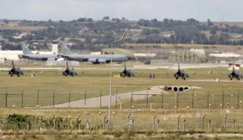 Efecto S-400: Turquía suspende los vuelos sobre Siria (VIDEO)