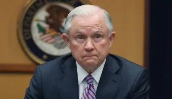 El turno de Sessions: el secretario de Justicia comparece en el Senado