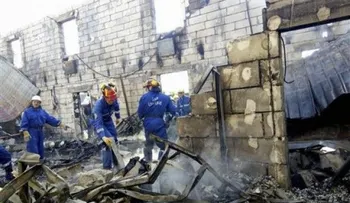 Incendio causa muerte de pareja en California; se quema 80 casas