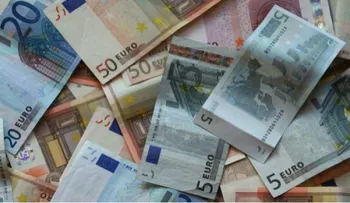 Regala su dinero con tal de no tener que dárselo a su ex mujer