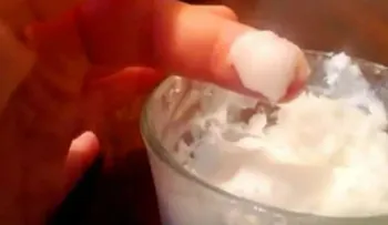 Lavarte la cara con bicarbonato y aceite de coco te deja la cara de un bebé 