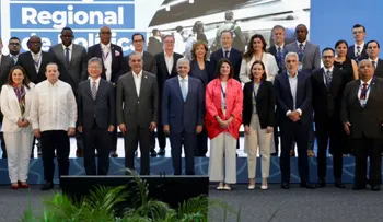 Abinader ubica RD en debate global de transporte sostenible